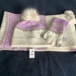 Scarf, hat and gloves